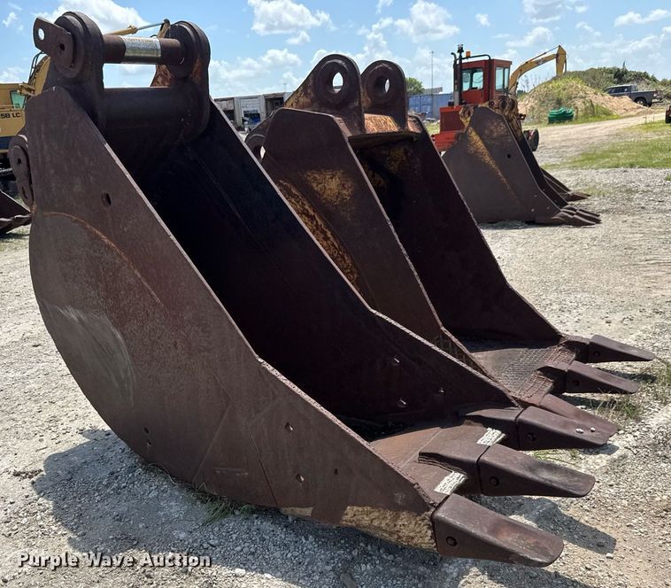 image for item DY0269 (2) excavator buckets
