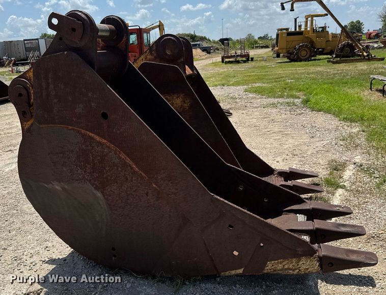 image for item DY0269 (2) excavator buckets