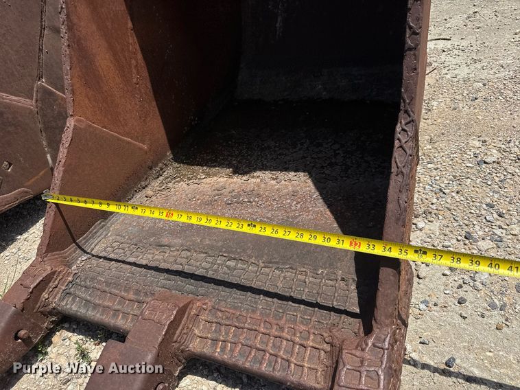 image for item DY0269 (2) excavator buckets