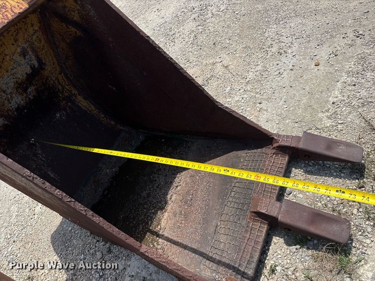 image for item DY0269 (2) excavator buckets
