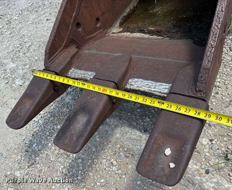 image for item DY0269 (2) excavator buckets