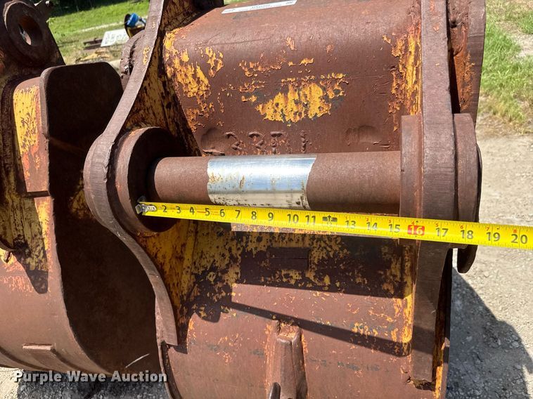 image for item DY0269 (2) excavator buckets