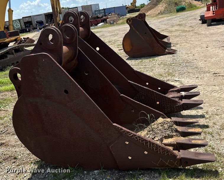image for item DY0271 (2) excavator buckets