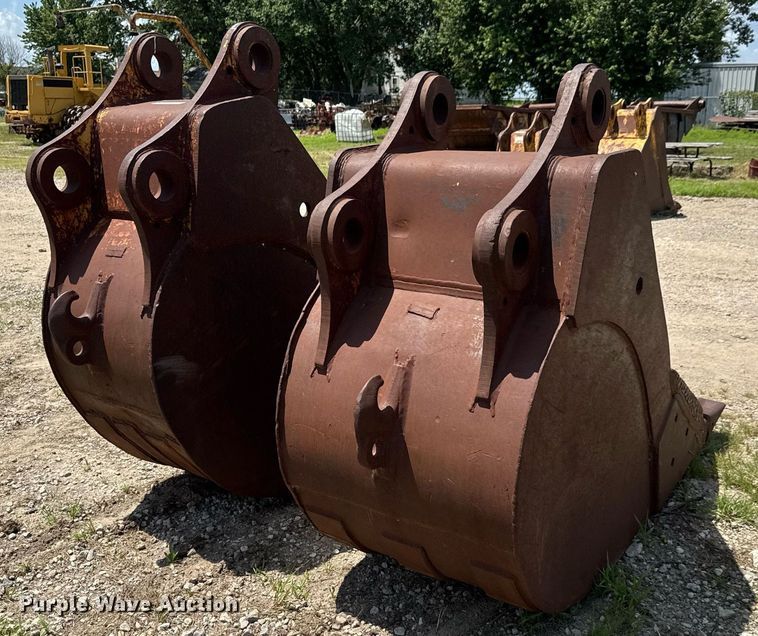 image for item DY0271 (2) excavator buckets
