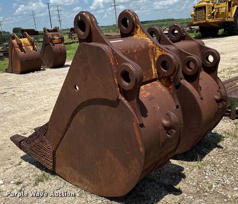 image for item DY0271 (2) excavator buckets