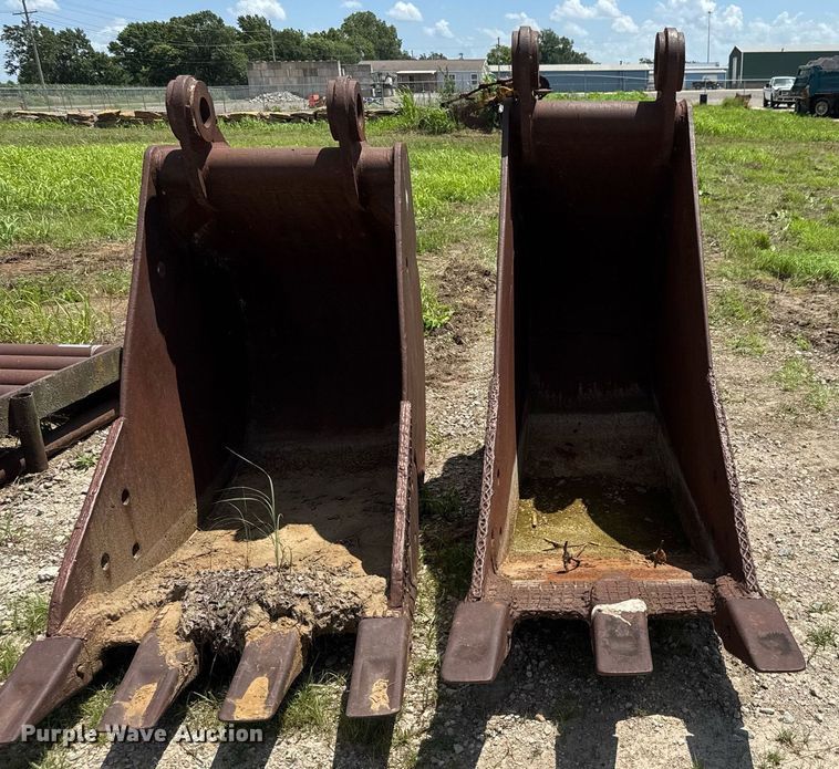 image for item DY0271 (2) excavator buckets