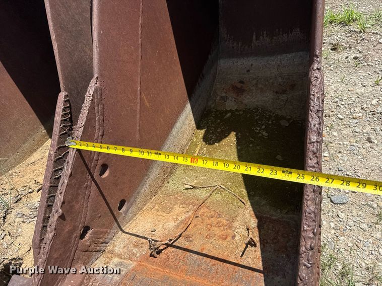 image for item DY0271 (2) excavator buckets