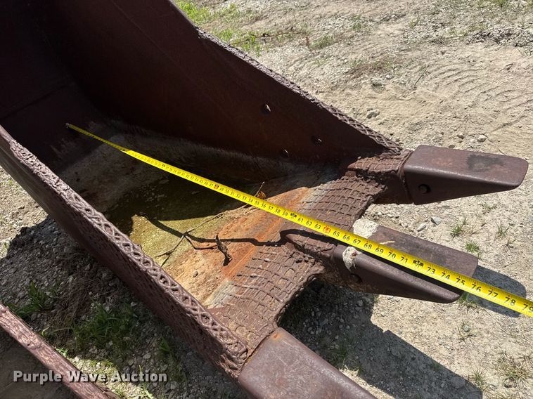 image for item DY0271 (2) excavator buckets