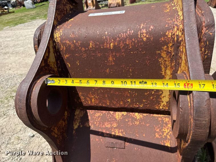 image for item DY0271 (2) excavator buckets