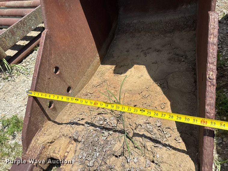 image for item DY0271 (2) excavator buckets