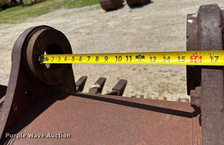 image for item DY0271 (2) excavator buckets