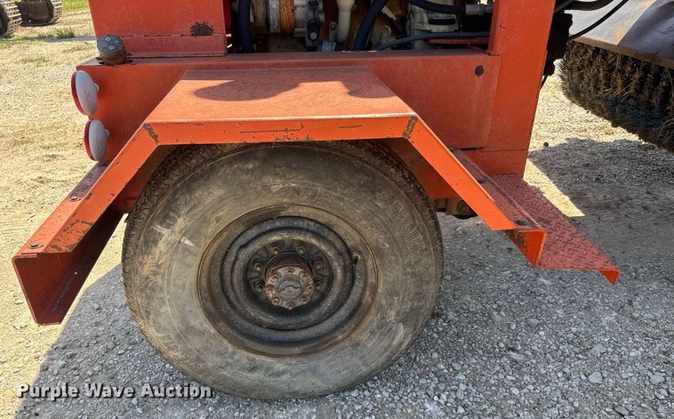 image for item DY0277 Bergkamp Hydra-Broom HB10 broom