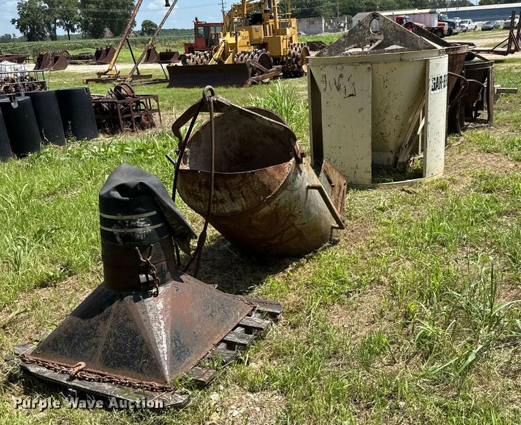 image for item DY0286 (4) concrete buckets