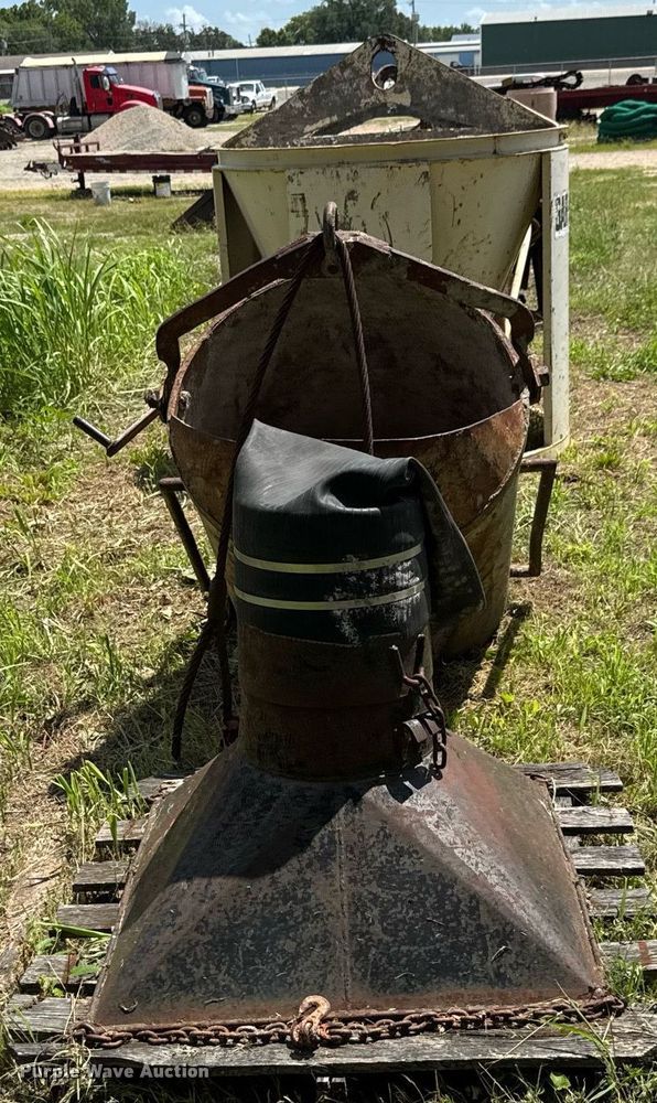 image for item DY0286 (4) concrete buckets