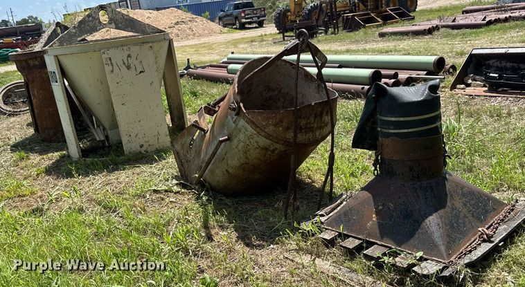 image for item DY0286 (4) concrete buckets