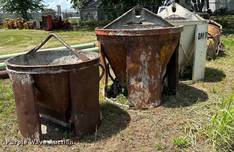 image for item DY0286 (4) concrete buckets