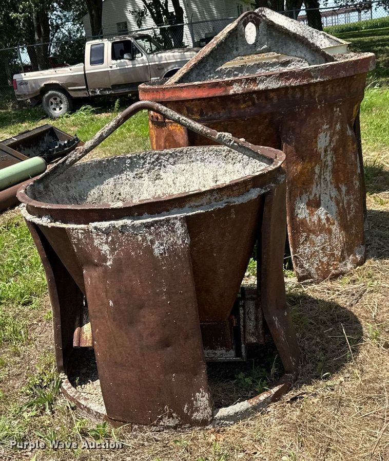 image for item DY0286 (4) concrete buckets