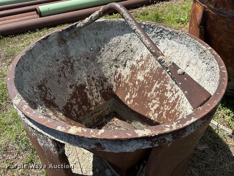 image for item DY0286 (4) concrete buckets