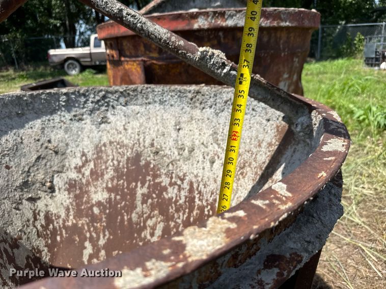 image for item DY0286 (4) concrete buckets