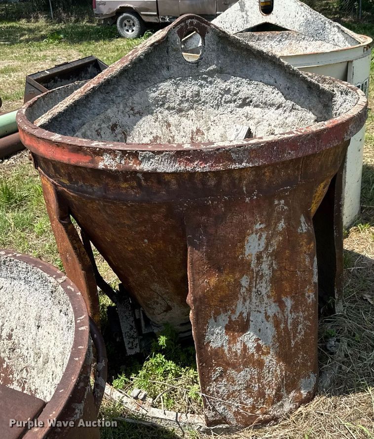 image for item DY0286 (4) concrete buckets