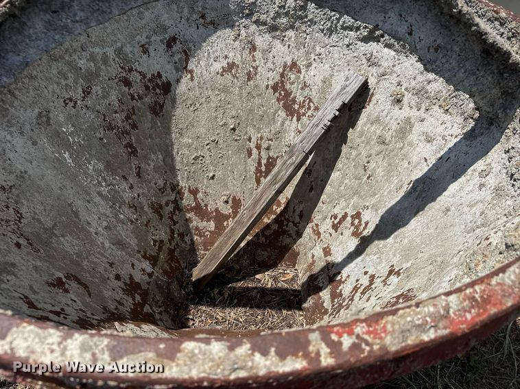 image for item DY0286 (4) concrete buckets