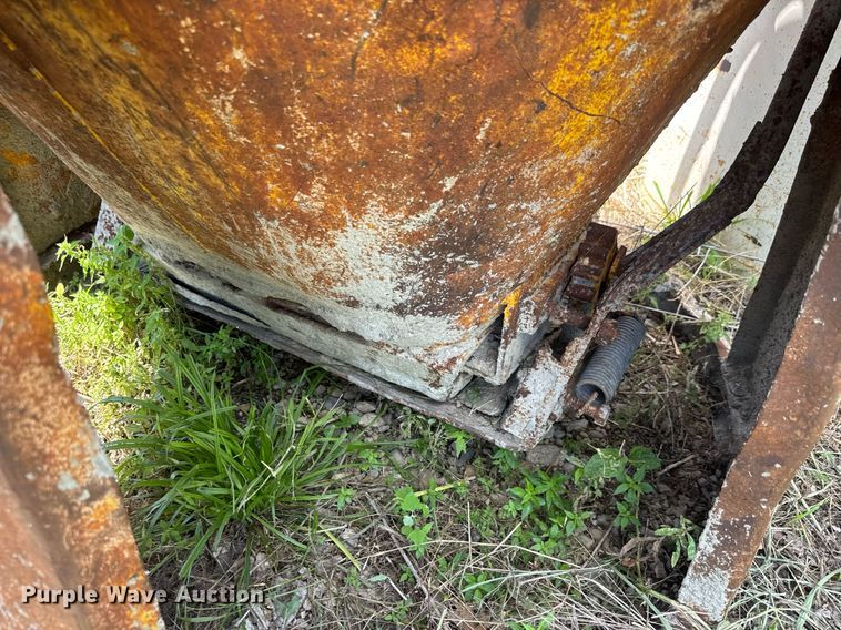 image for item DY0286 (4) concrete buckets