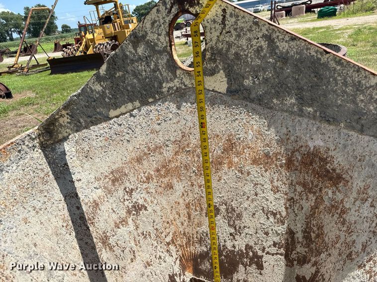 image for item DY0286 (4) concrete buckets