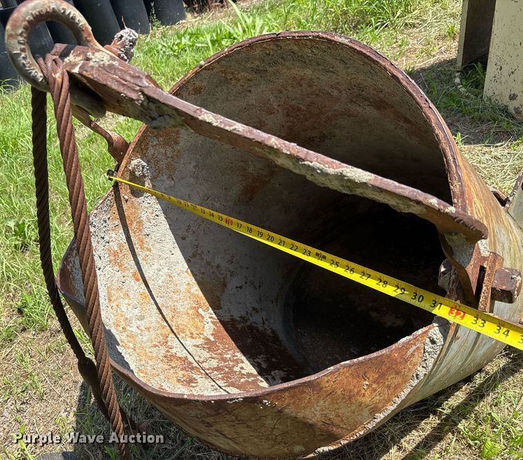 image for item DY0286 (4) concrete buckets