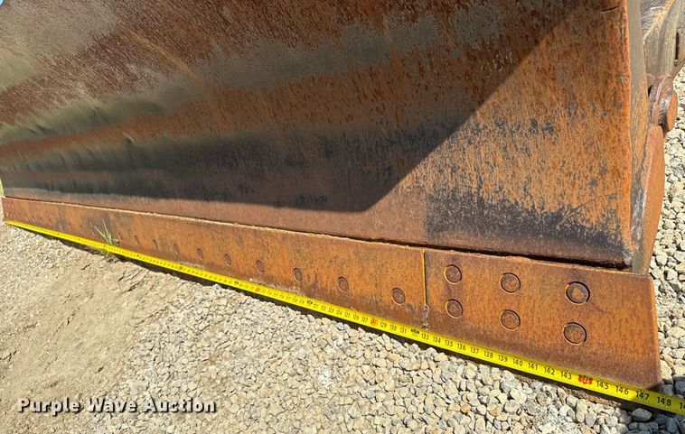 image for item DY0287 1984 Caterpillar 815B soil compactor