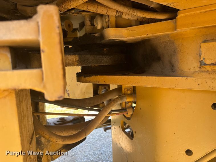 image for item DY0287 1984 Caterpillar 815B soil compactor