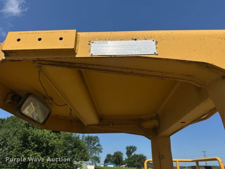 image for item DY0287 1984 Caterpillar 815B soil compactor