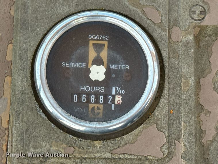 image for item DY0287 1984 Caterpillar 815B soil compactor