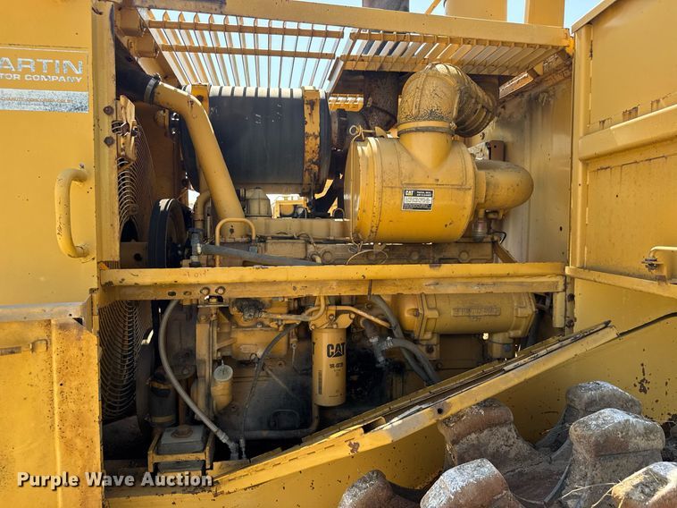 image for item DY0287 1984 Caterpillar 815B soil compactor