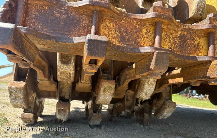 image for item DY0287 1984 Caterpillar 815B soil compactor