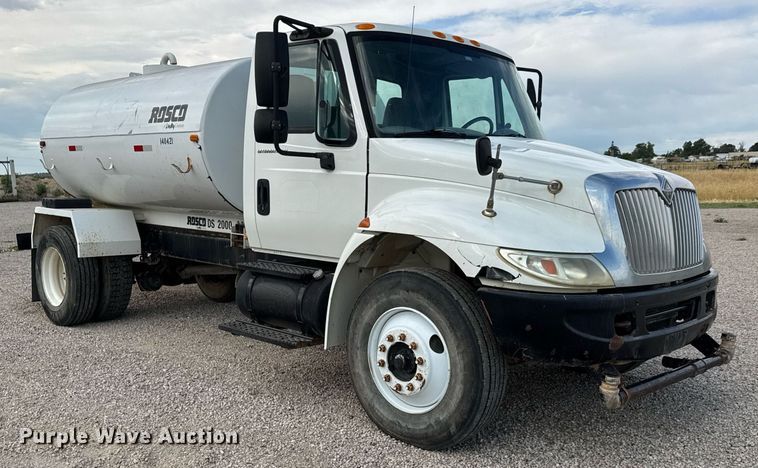 image for item DY0325 2006 International 4300 SBA water truck