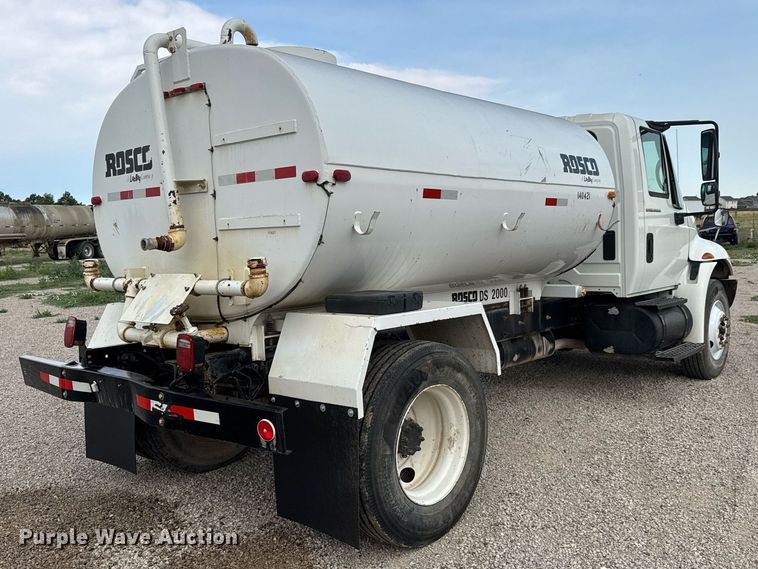 image for item DY0325 2006 International 4300 SBA water truck