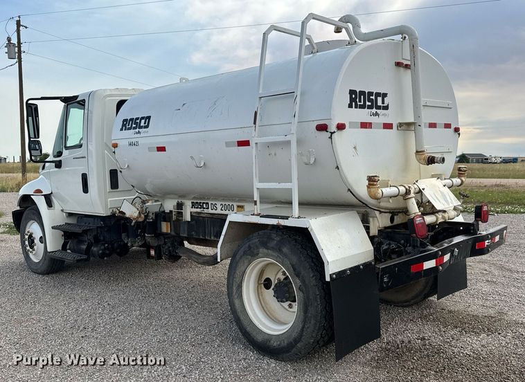 image for item DY0325 2006 International 4300 SBA water truck
