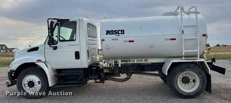 image for item DY0325 2006 International 4300 SBA water truck