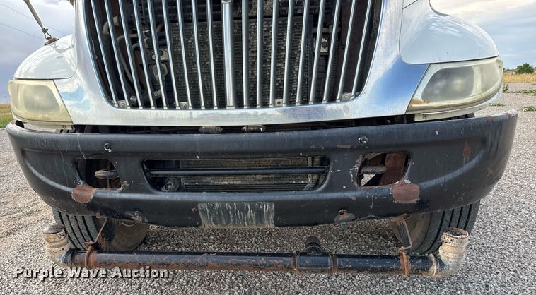 image for item DY0325 2006 International 4300 SBA water truck