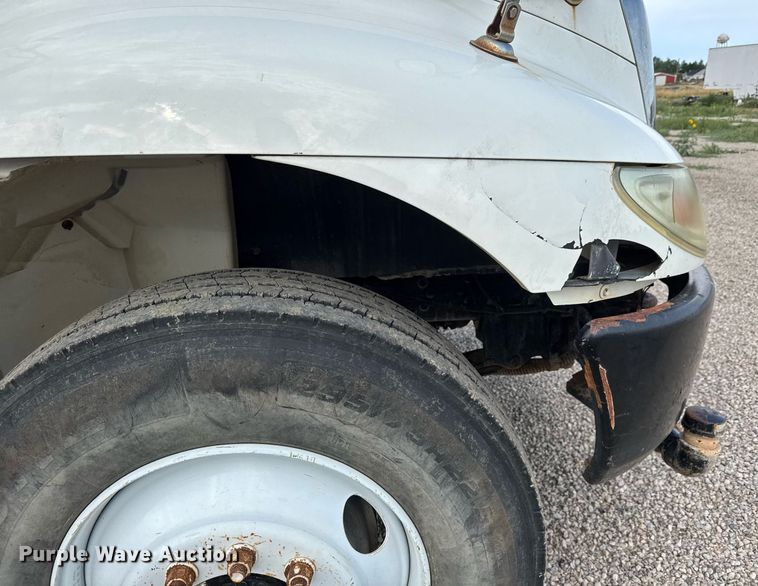 image for item DY0325 2006 International 4300 SBA water truck