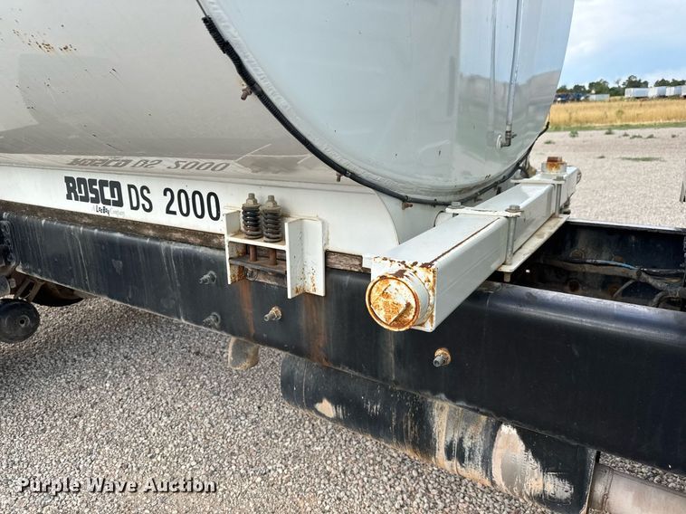 image for item DY0325 2006 International 4300 SBA water truck