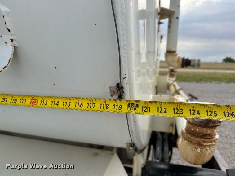 image for item DY0325 2006 International 4300 SBA water truck