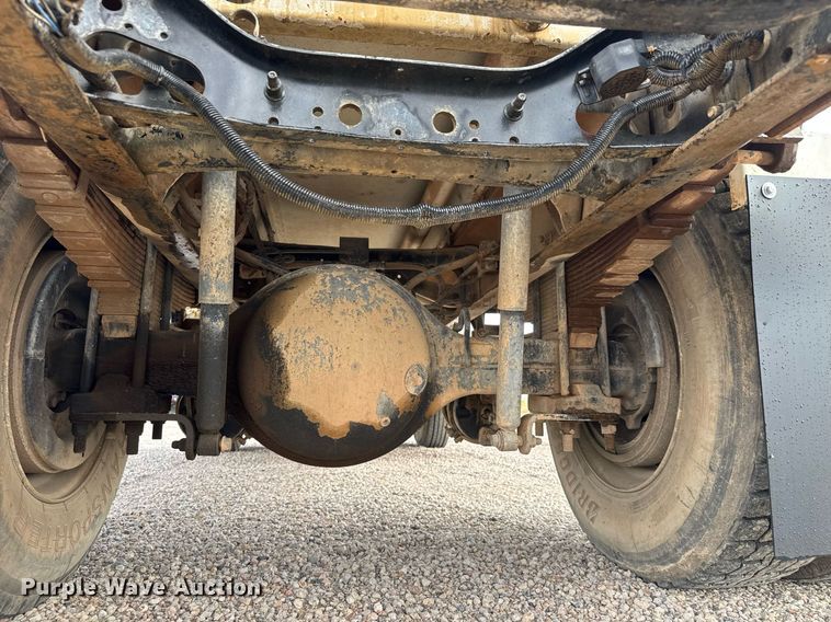 image for item DY0325 2006 International 4300 SBA water truck