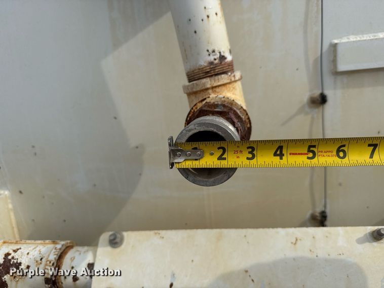 image for item DY0325 2006 International 4300 SBA water truck