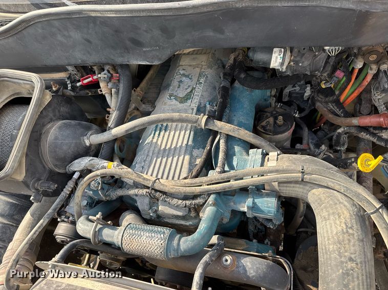 image for item DY0325 2006 International 4300 SBA water truck