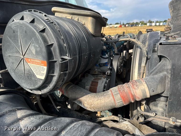 image for item DY0325 2006 International 4300 SBA water truck