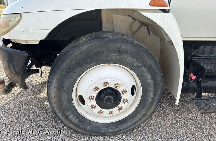 image for item DY0325 2006 International 4300 SBA water truck