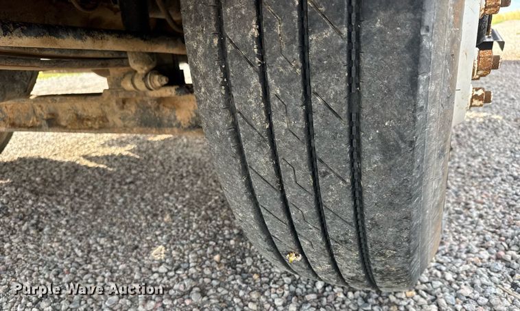 image for item DY0325 2006 International 4300 SBA water truck