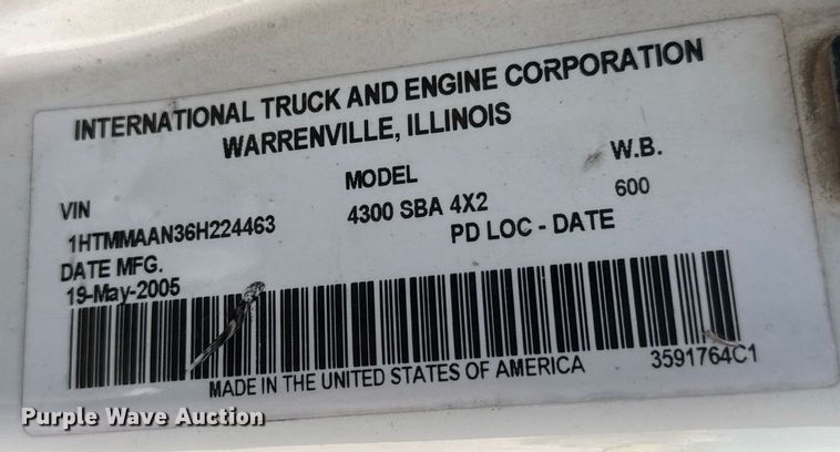 image for item DY0325 2006 International 4300 SBA water truck