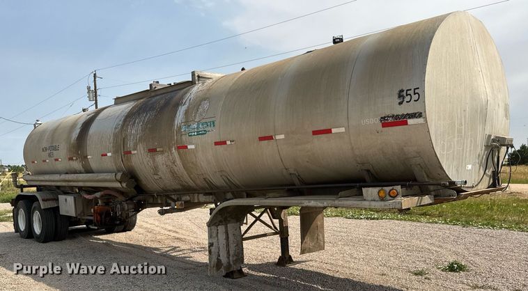 image for item DY0326 1979 Heil water tank trailer